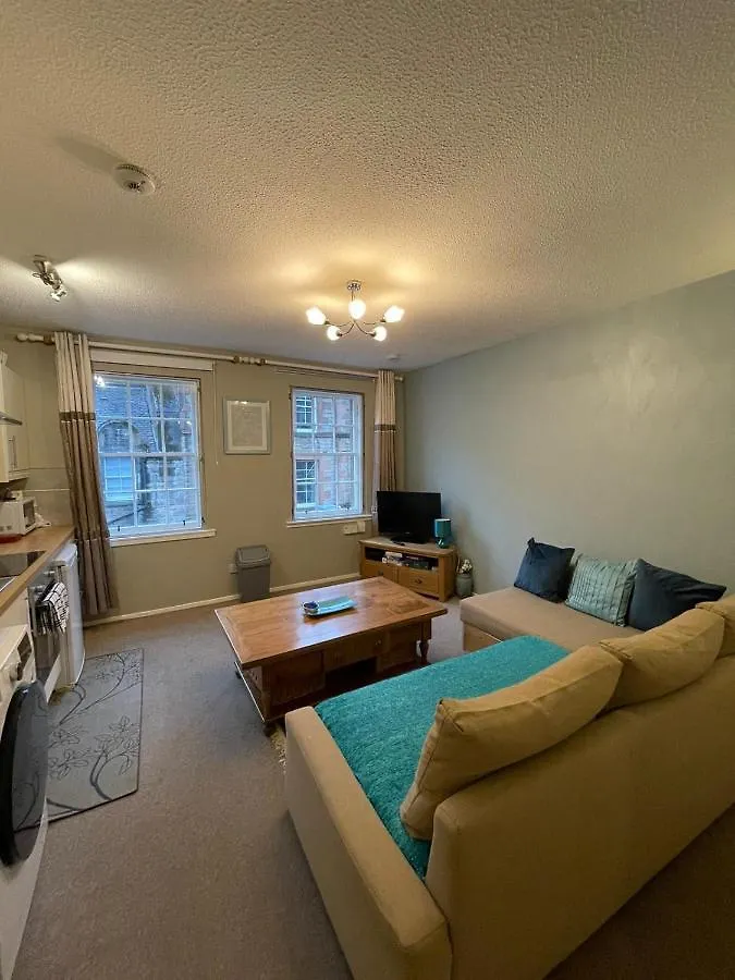 One Bedroom Websters Land Flat - Grassmarket Edinburgh Apartment